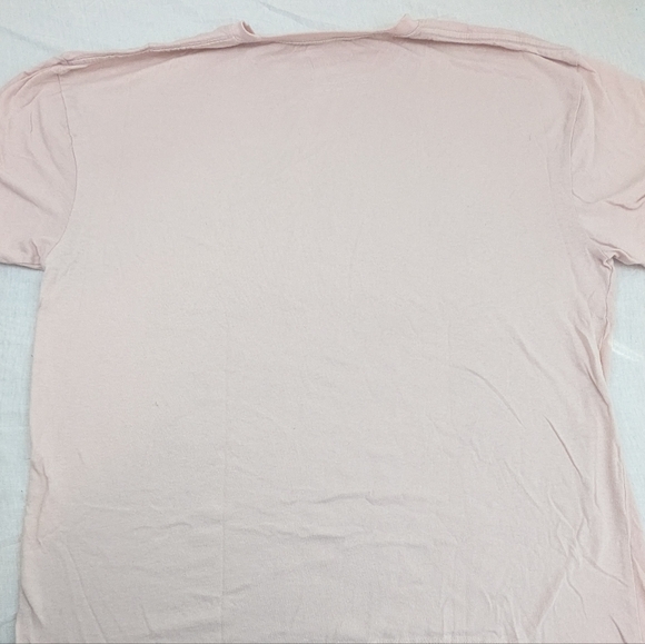 Guns N Roses Light Pink Band Tee featuring Guns and Roses in Front.  Large - Picture 10 of 11